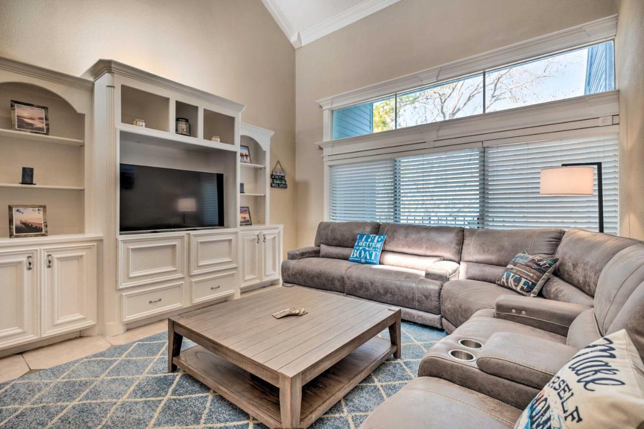 Idyllic Montgomery Condo With Pool And Lake View! Екстер'єр фото