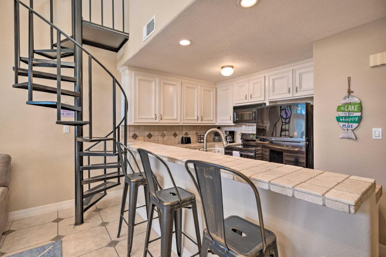 Idyllic Montgomery Condo With Pool And Lake View! Екстер'єр фото