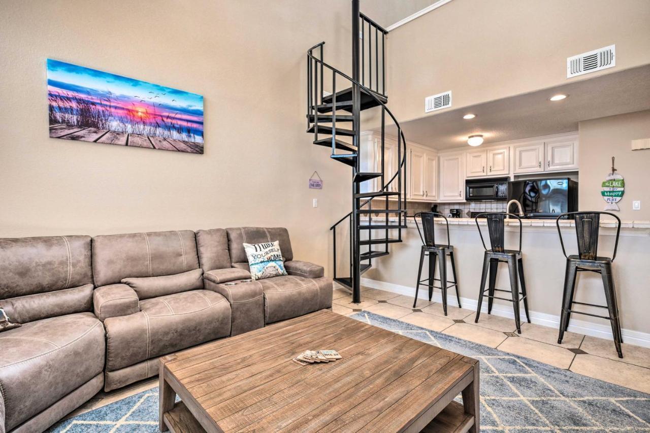 Idyllic Montgomery Condo With Pool And Lake View! Екстер'єр фото