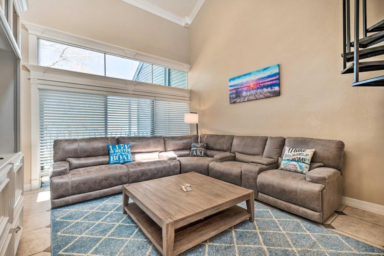 Idyllic Montgomery Condo With Pool And Lake View! Екстер'єр фото