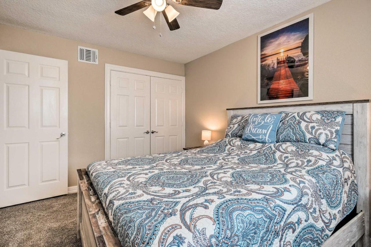Idyllic Montgomery Condo With Pool And Lake View! Екстер'єр фото