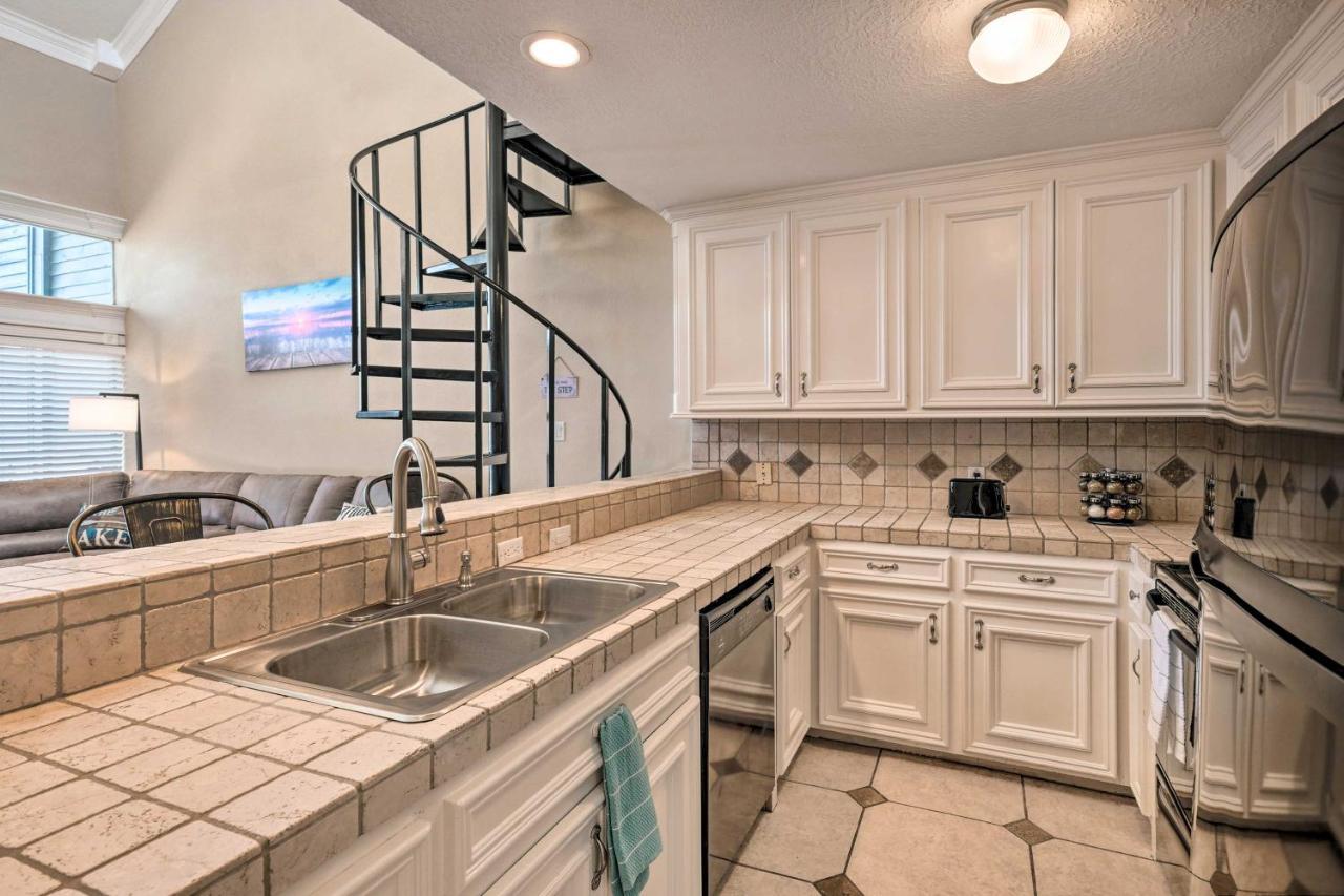 Idyllic Montgomery Condo With Pool And Lake View! Екстер'єр фото